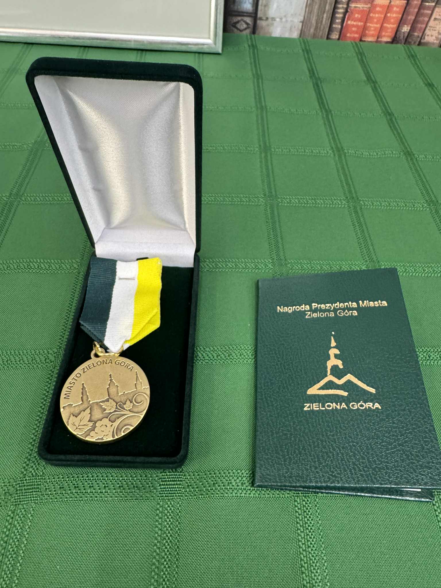 585353762_1250178860472209_4691907130714540007_n