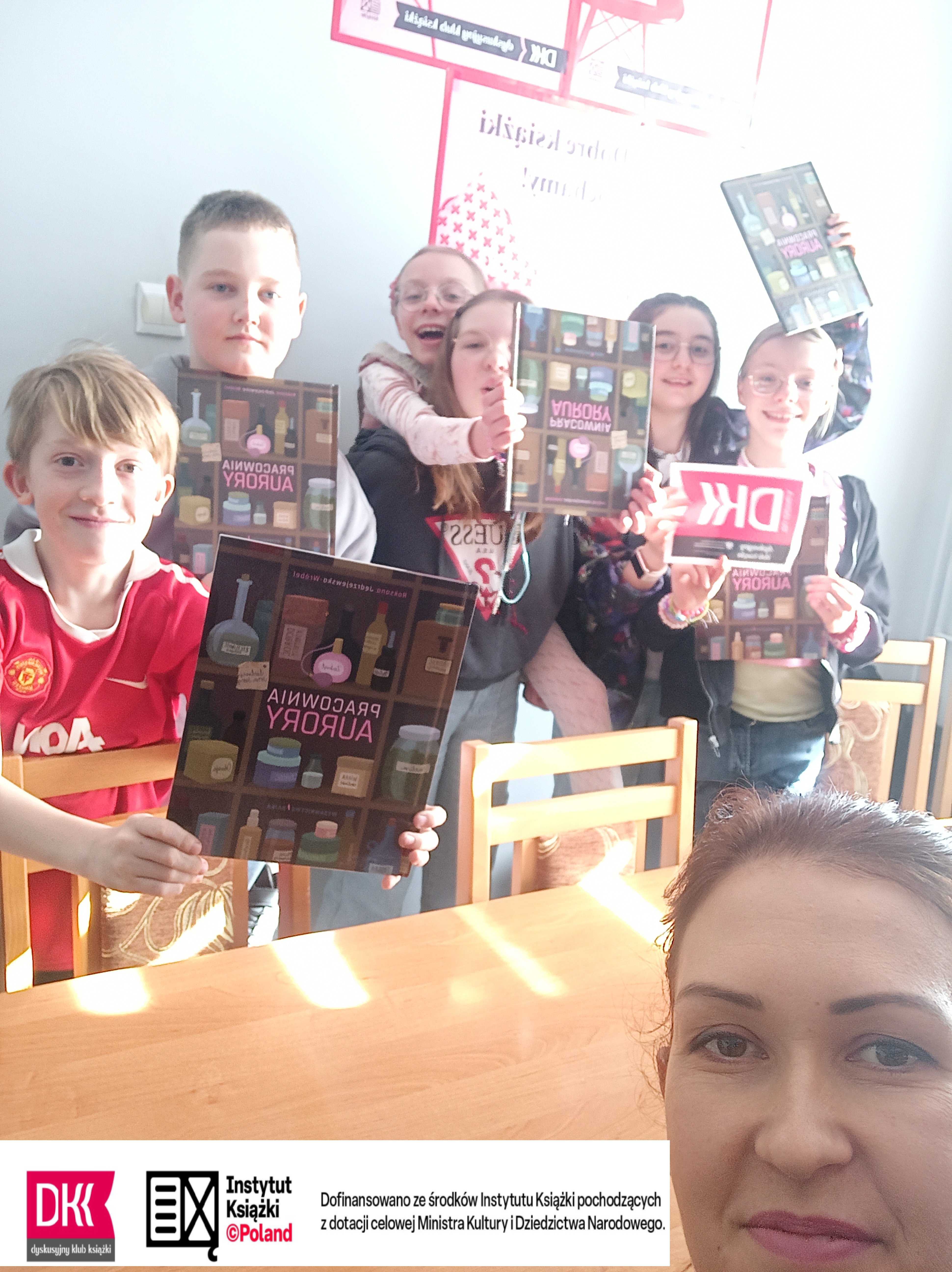 06_03_26-dkk-ananasy-jpg-3_spotk